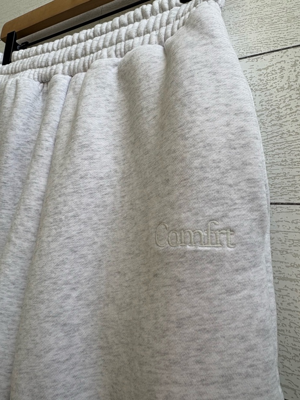Comfrt Signature Sweatpants – Light Heather Grey – Size Medium (Unisex) - Picture 7 of 14